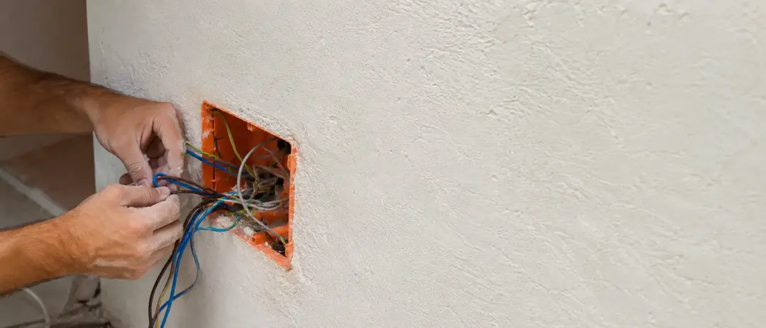 Wires being arranged inside a recessed wall box